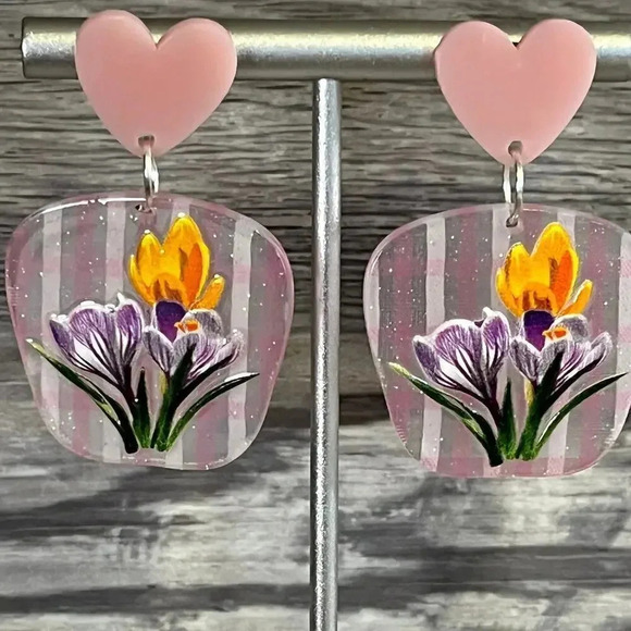 Floral Acrylic Heart Drop Earrings - Picture 7 of 8